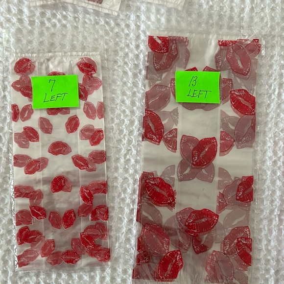 NWT, LIP MOTIF CELLOPHANE BAGS & ROLL - Picture 4 of 11